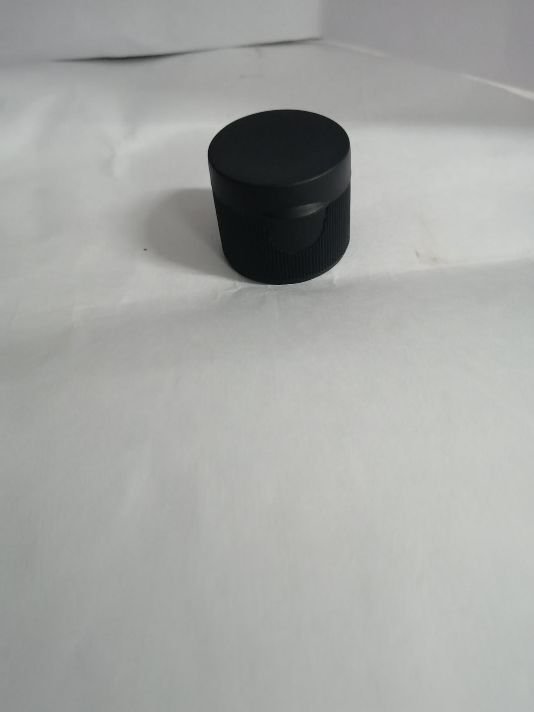 CP7062 24 mm Black Flip top cap
